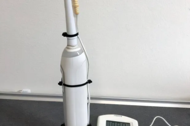 يمكن لفرشاة الأسنان المبتكرة والذكية الاتصال بالإنترنت (معهد بليكينغ للتكنولوجيا)