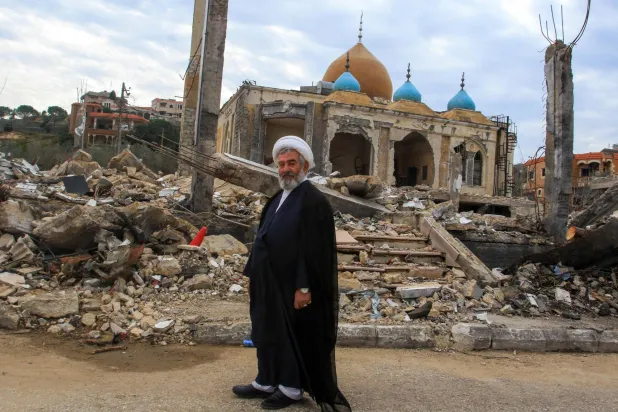 دمار بفعل الغارات الإسرائيلية على بلدة ياطر بجنوب لبنان (أ.ف.ب)