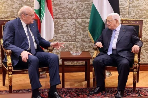 صورة من لقاء بين الرئيس الفلسطيني محمود عباس ورئيس الوزراء اللبناني نجيب ميقاتي (متداولة)