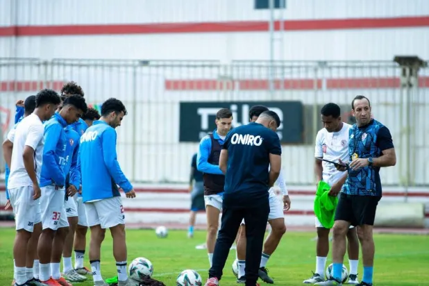 أحمد مجدي يقود تدريبات الزمالك استعداداً للقاء المصري (نادي الزمالك)
