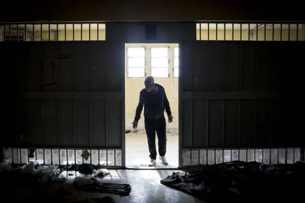 أبواب سجن صيدنايا الحديدية فتحت ليطلق سراح جميع المساجين (إ.ب.أ)