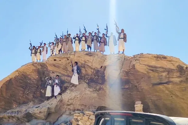 مقاتلون حوثيون جدد جرى تدريبهم وإعدادهم أخيراً بمزاعم مناصرة قطاع غزة (إعلام حوثي)