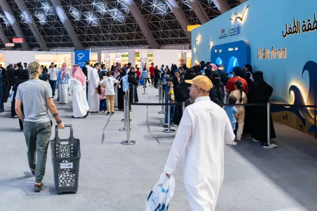 دور النشر شهدت إقبالاً كبيراً من الزوار من مختلف الأعمار (هيئة الأدب والنشر والترجمة)