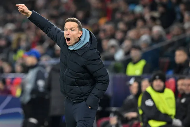 الهولندي بيب ليندرز أقيل من تدريب سالزبورغ النمساوي (أ.ف.ب) 