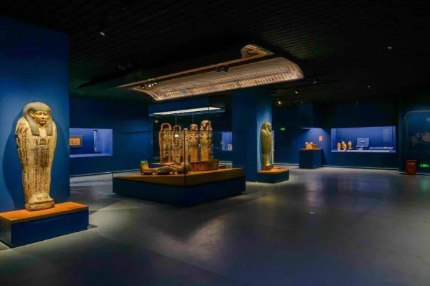 معرض «قمة الهرم» يحكي قصة الحضارة المصرية القديمة (وزارة السياحة والآثار)