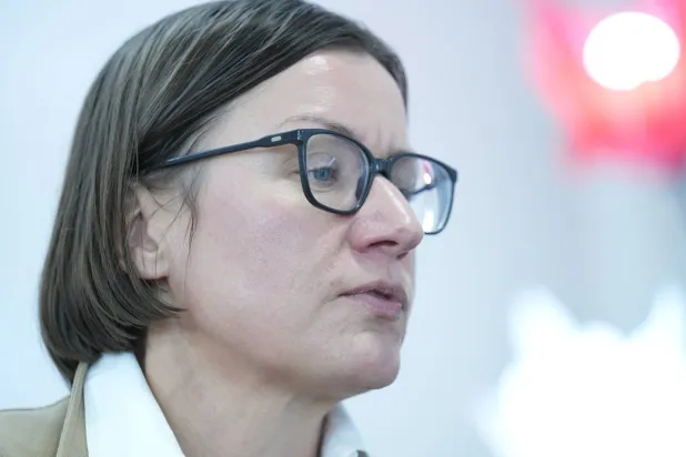 حثّّت رئيسة اللجنة الدولية للصليب الأحمر الدولي لاعتماد قواعد ملزمة قانوناً بشأن منظومات الأسلحة ذاتية التشغيل (الصليب الأحمر)