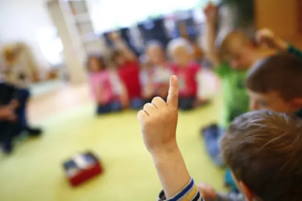 الصفات التي تجعل البالغين ناجحين مالياً تبدأ في مرحلة الطفولة (رويترز)