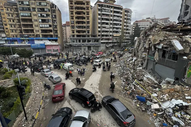 اكتظاظ العائدين إلى الضاحية (إ.ب.أ)