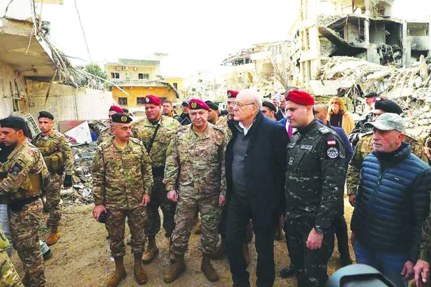 ميقاتي وقائد الجيش في الخيام (الجيش اللبناني - إكس)