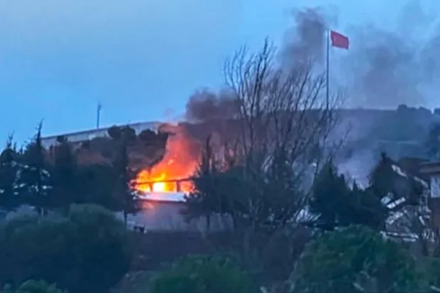 صورة تُظهر لحظة انفجار المصنع (أ.ف.ب)