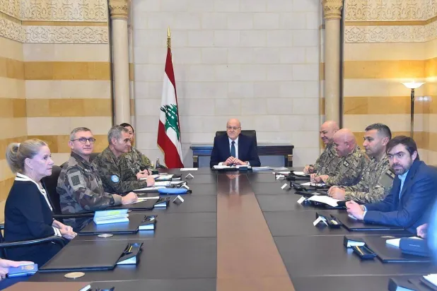 رئيس الحكومة نجيب ميقاتي مترئساً اجتماع اللجنة الخماسية في السراي الحكومي (رئاسة الحكومة)