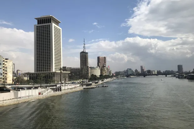 قرارات «المجلس الأعلى لتنظيم الإعلام» أثارت جدلاً (تصوير: عبد الفتاح فرج)