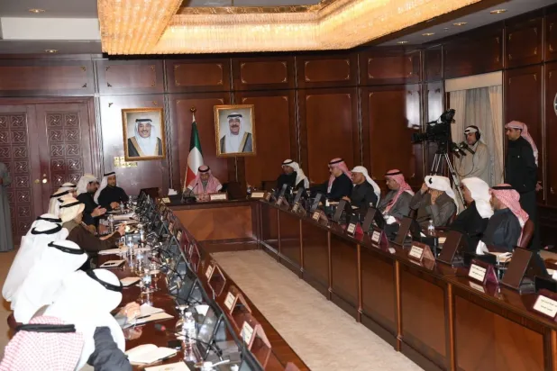 النائب الأول لرئيس مجلس الوزراء ووزير الدفاع ووزير الداخلية رئيس اللجنة العليا لتحقيق الجنسية الكويتية الشيخ فهد يوسف سعود الصباح خلال لقاء مفتوح عقده اليوم مع رؤساء تحرير الصحف الكويتية وجمعيات النفع العام (كونا)