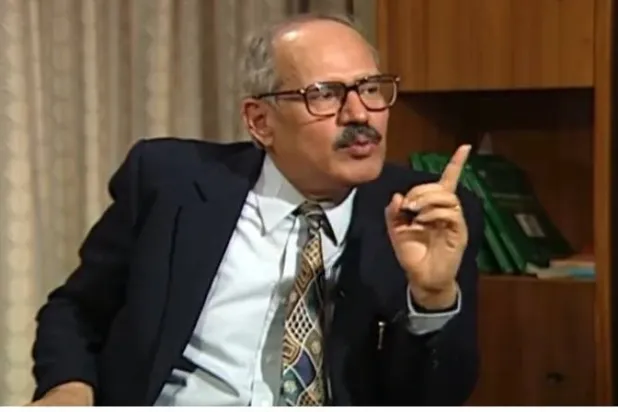 يُعد الدكتور محمد جابر الأنصاري أحد أهم رواد الحركة الفكرية والثقافية في البحرين والخليج عموماً (الشرق الأوسط)