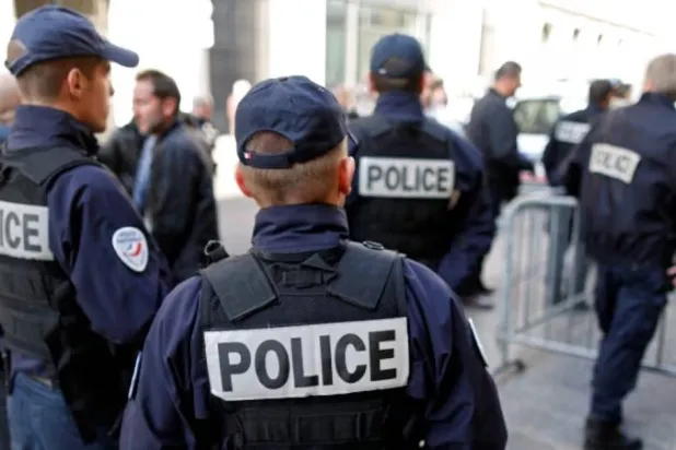 عناصر من الشرطة الفرنسية في باريس (أرشيفية - رويترز)