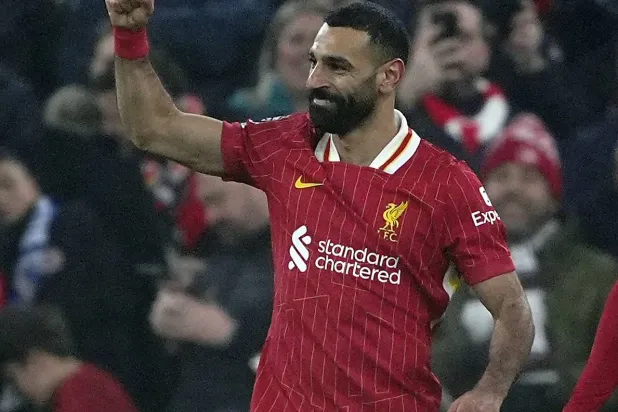 صلاح محتفلا بهدفه في ليستر سيتي (د.ب.أ)