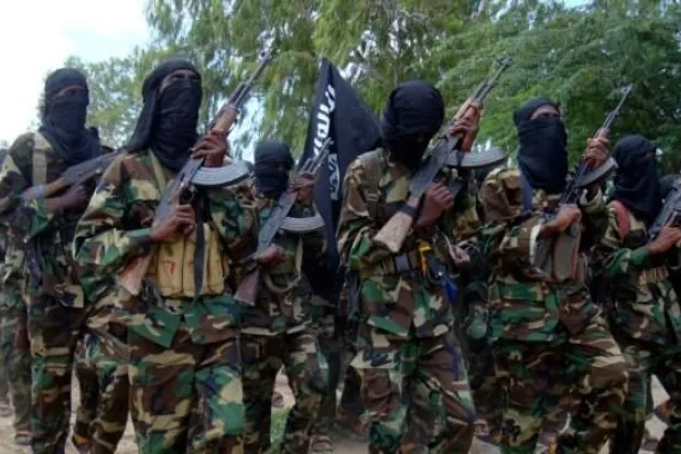 مقاتلو «حركة الشباب» يجرون مناورة عسكرية في مقديشو 5 سبتمبر 2010 (متداولة)