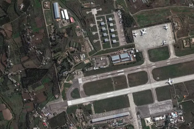 صورة جوية لقاعدة حميميم (رويترز)