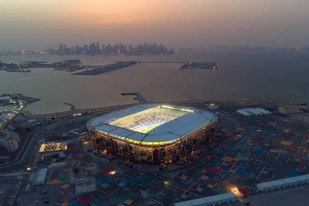 يعتبر الاستاد المونديالي أحد أكثر الاستادات تميزاً في عالم كرة القدم (الشرق الأوسط)