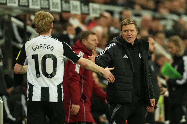 هاو قال إن الفريق بأكمله أسهم في الحفاظ على نظافة شباكه (رويترز)