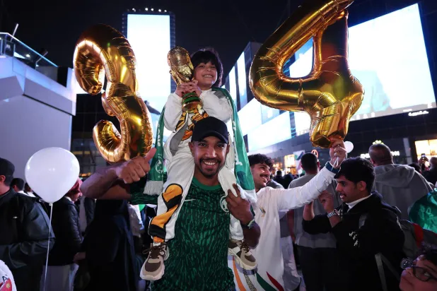 الأفراح عمّت الشارع السعودي بعد الفوز التاريخي باستضافة «مونديال 2034»... (رويترز)