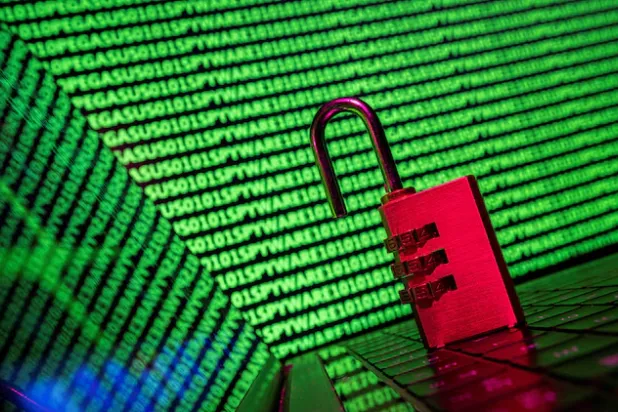 تاريخياً كانت المواقع تتطلب كلمات مرور معقدة بمزيج من الأحرف والرموز الأبجدية الرقمية (رويترز)