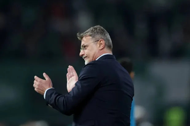 دراغان تالاييتش مدرب البحرين (رويترز)