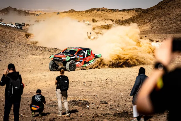 السعودي يزيد الراجحي ضمن المشاركين في السباق (الشرق الأوسط)