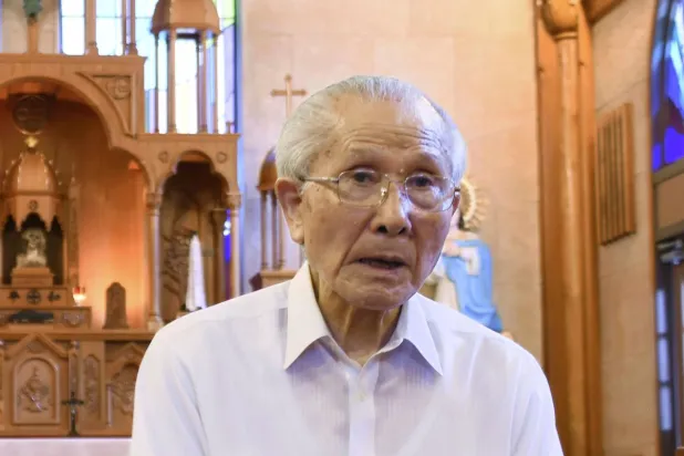 شيغمي فوكاهوري أحد الناجين من القنبلة الذرية التي ألقيت على مدينة ناغازاكي عام 1945 (أ.ب)