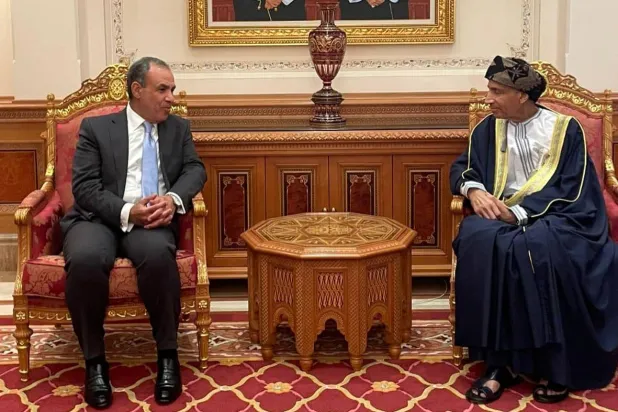 نائب رئيس الوزراء لشؤون مجلس الوزراء بسلطنة عُمان يستقبل وزير الخارجية المصري (الخارجية المصرية)