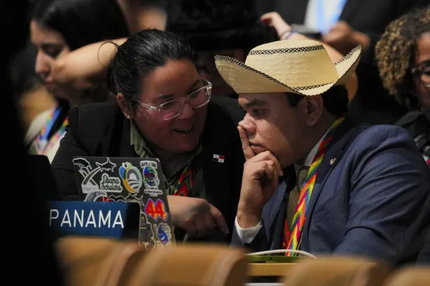 مبعوث المناخ في بنما خوان كارلوس مونتيري جوميز قبل الجلسة العامة في «كوب 29» (أ.ب)