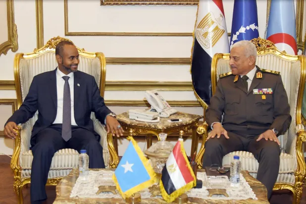 وزير الدفاع المصري يلتقي نظيره الصومالي في القاهرة (المتحدث العسكري المصري)