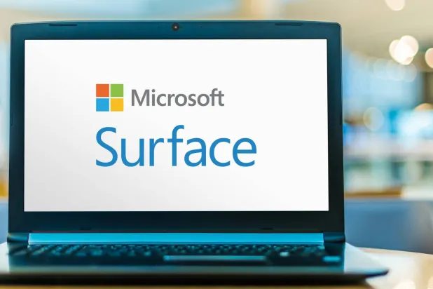 من غير المتوقع ظهور التحديث التالي لأجهزة «Surface Pro» و«JSurface Laptop» الموجهة للمستهلكين قبل نهاية العام (أدوبي)