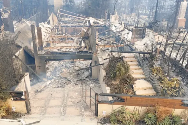 صورة تظهر الدمار الذي طال منزل أنتوني هوبكنز (بيج سيكس)