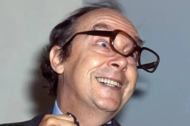 الممثل الكوميدي البريطاني «إيريك موركامب» (أ.ب)