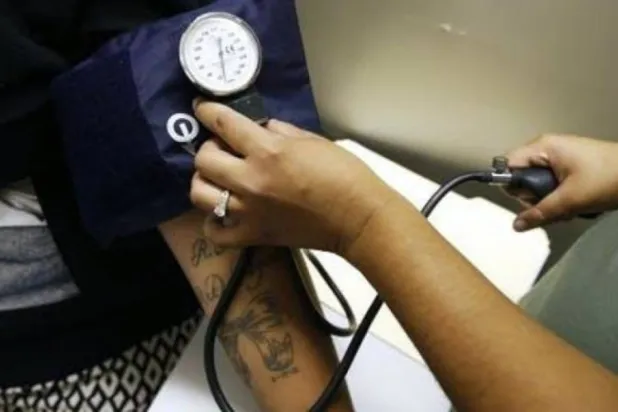 جهاز قياس ضغط الدم (أرشيفية- رويترز)