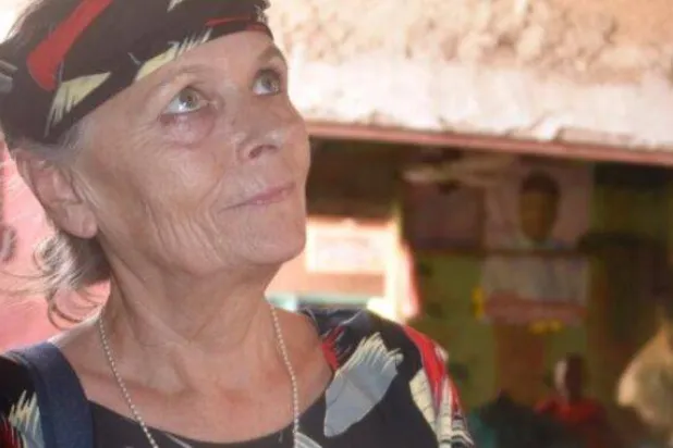 إيفا غريتزماخر تركت النمسا قبل ثلاثة عقود لتعيش في صحراء النيجر قبل أن يخطفها مجهولون السبت الماضي (صحافة محلية)