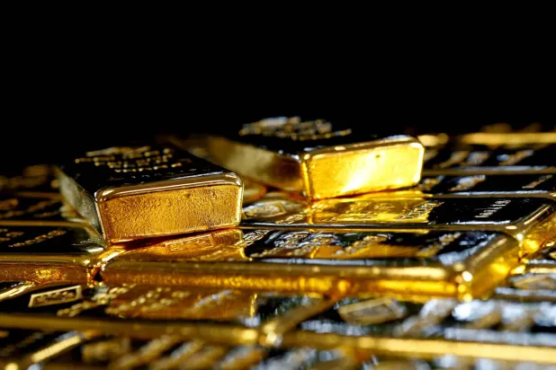سبائك من الذهب الخالص (رويترز)