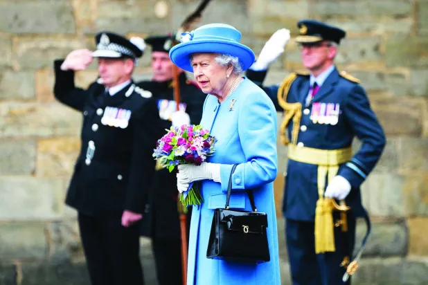 أخفوا السرَّ لئلا يُثقلوا عليها (أ.ف.ب)