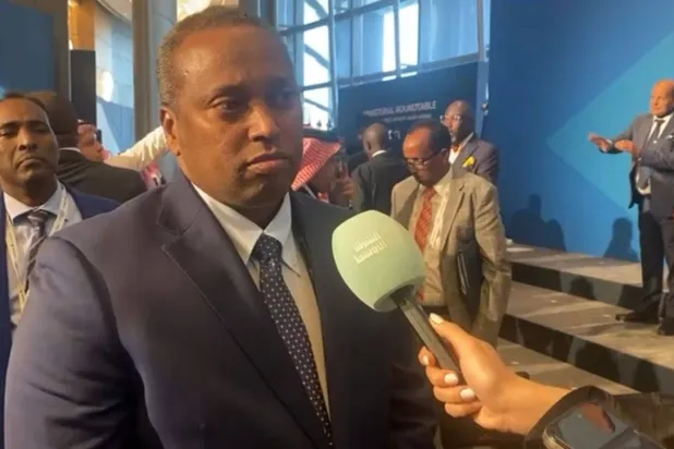 وزير الطاقة والموارد الطبيعية الجيبوتي يونس علي جيدي خلال «مؤتمر التعدين 2025» (الشرق الأوسط)