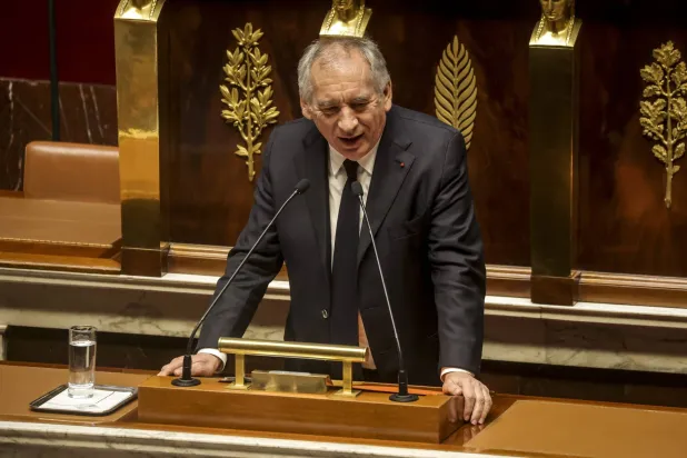 رئيس الوزراء الفرنسي فرنسوا بايرو يقدم بياناً حول السياسة العامة في الجمعية الوطنية (إ.ب.ا)