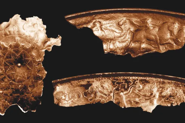 3 قطع برونزية من موقع مليحة في الشارقة