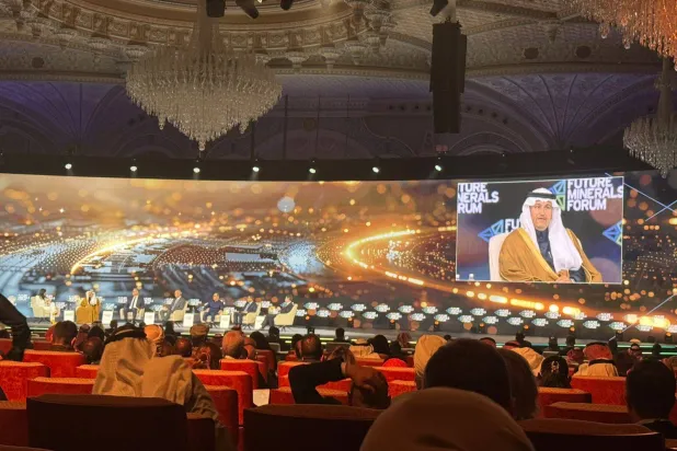 وزير النقل والخدمات اللوجستية السعودي المهندس صالح الجاسر خلال «مؤتمر التعدين» (الشرق الأوسط)