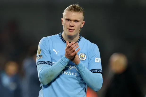 FILE PHOTO: Soccer Football - Premier League - Brentford v Manchester City - GTech Community Stadium, London, Britain - January 14, 2025 Manchester City's Erling Haaland applauds their fans after the match REUTERS/Toby Melville