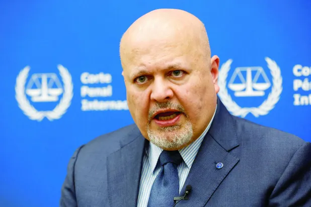 المدعي العام للمحكمة الجنائية الدولية كريم خان (رويترز)