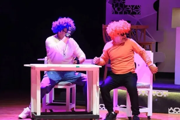 الأزياء لعبت دورا مهما في العرض (مخرج العمل)