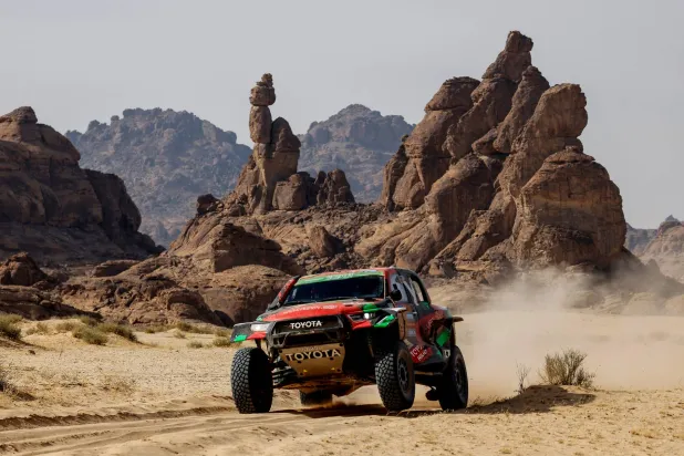 يزيد الراجحي خلال المرحلة الخامسة بين العلا وحائل (رويترز)