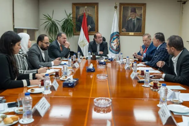 وزير المالية خلال لقائه مع رئيس وأعضاء الاتحاد المصري لجمعيات ومؤسسات المستثمرين (وزارة المالية المصرية)