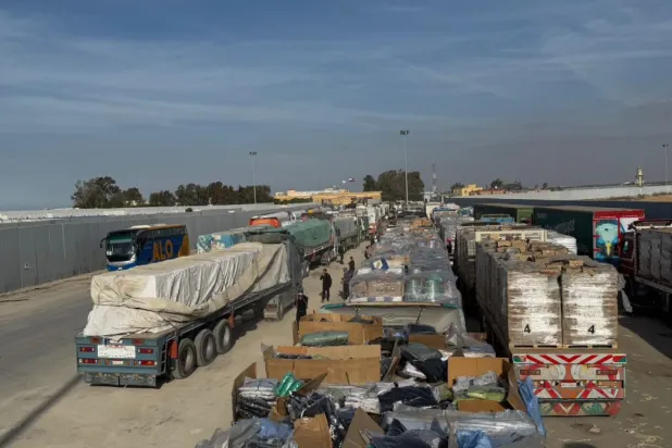 مساعدات إنسانية لأهالي غزة (تصوير: عبد الفتاح فرج)