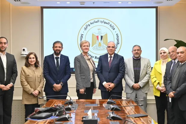 وزير الري المصري خلال استقباله سفيرة الاتحاد الأوروبي بالقاهرة (الري المصرية)